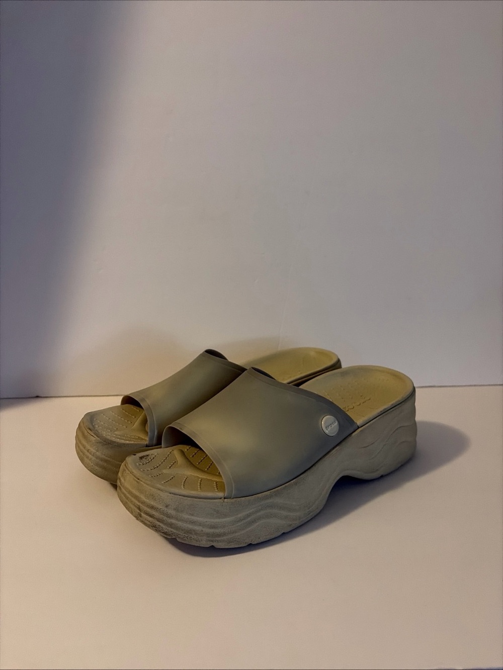 CROCS Womens SKYLINE SLIDE 208182-2Y2 Size 7